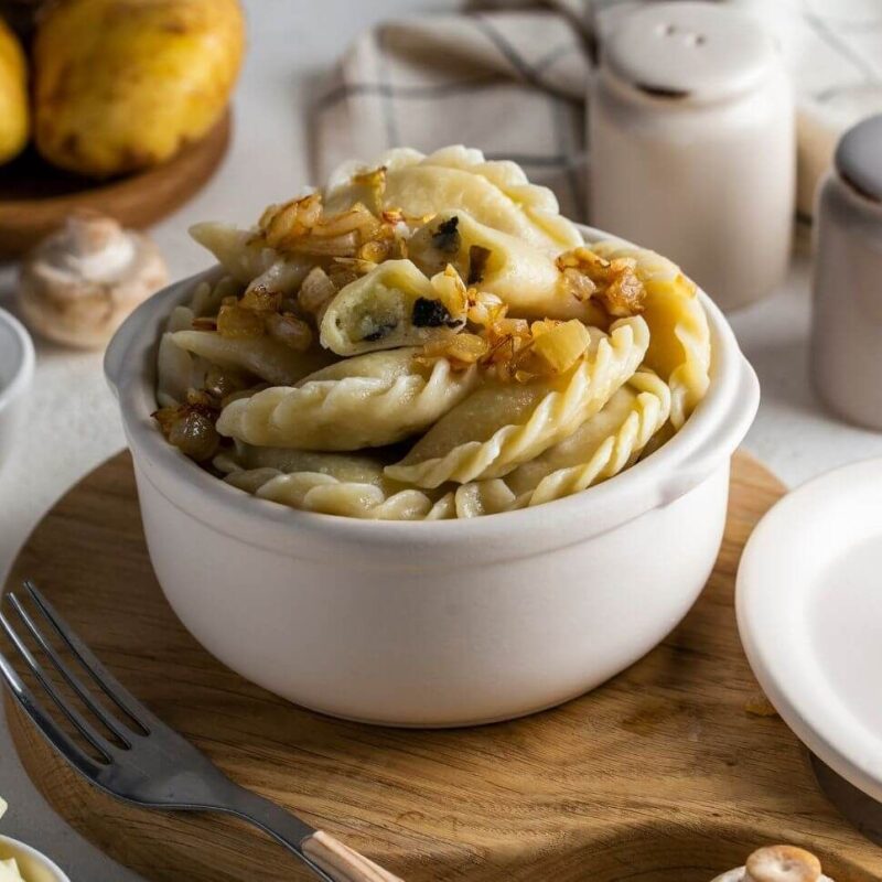 Varenyky aux champignons et pommes de terre salé