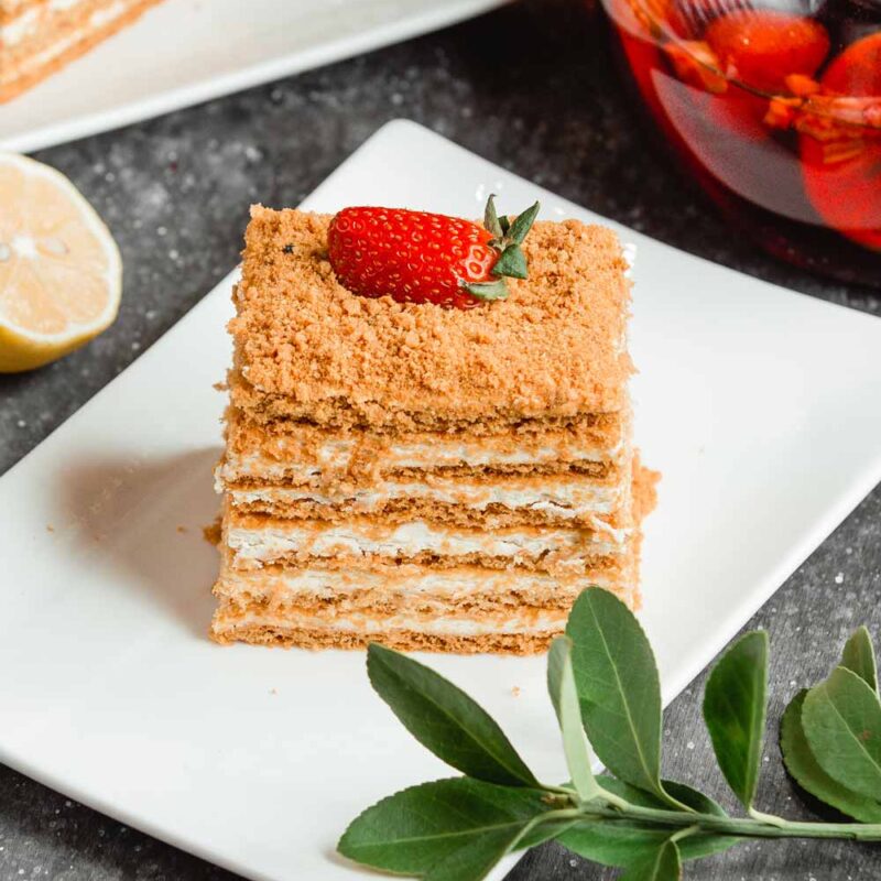 Gâteau MEDOVIK sucré